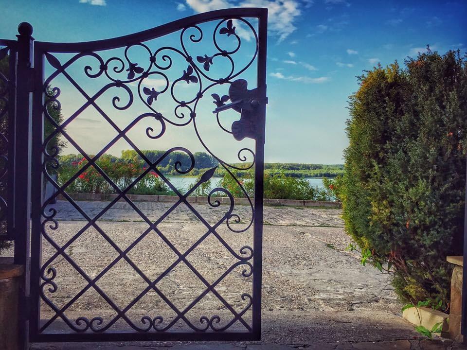 Хотел "Лодката" Tutrakan Extérieur photo